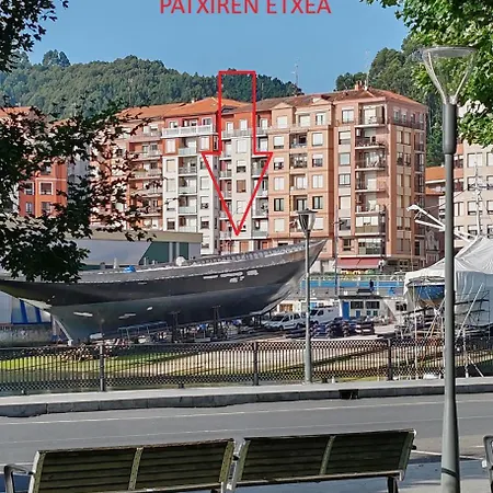 Patxiren Etxea アパート